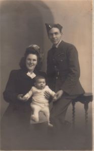 Agnes,Ern&Peter Thompson Jan.1946